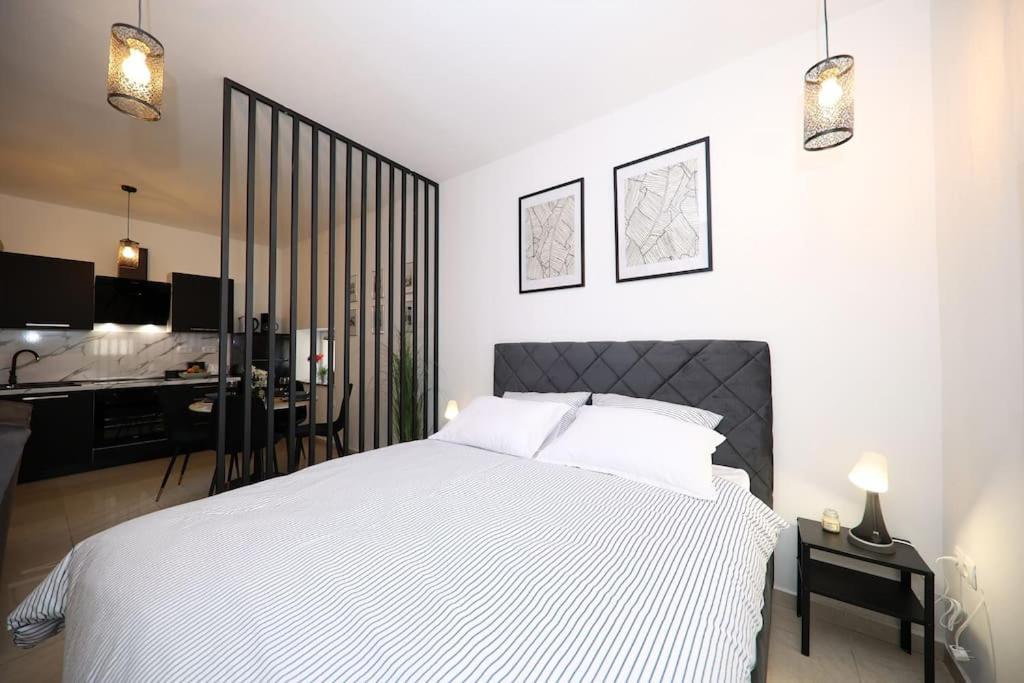 Apartment “minipalais” In The Heart Of *