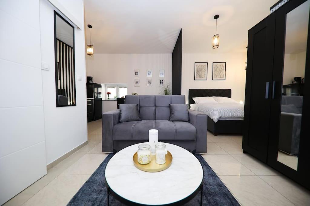 “minipalais” In The Heart Of Apartment Zadar