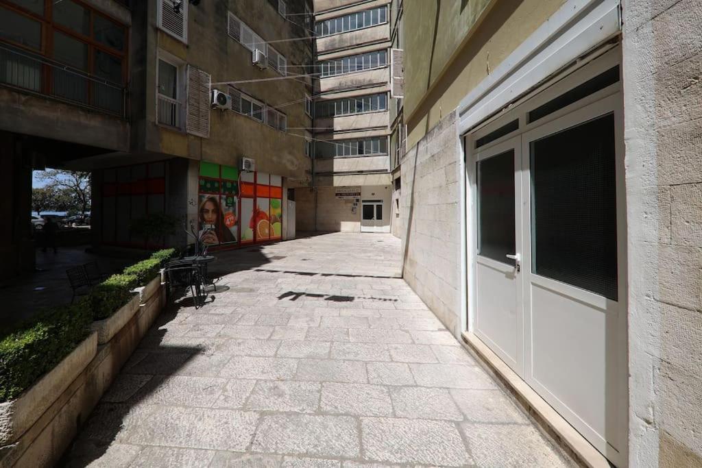 Apartment “minipalais” In The Heart Of